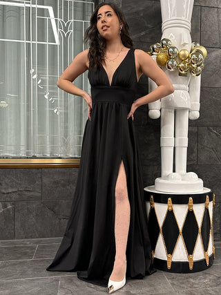 Sleeveless Bridesmaid Dresses with Deep V Neck and A Line