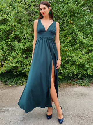 Sleeveless Bridesmaid Dresses with Deep V Neck and A Line